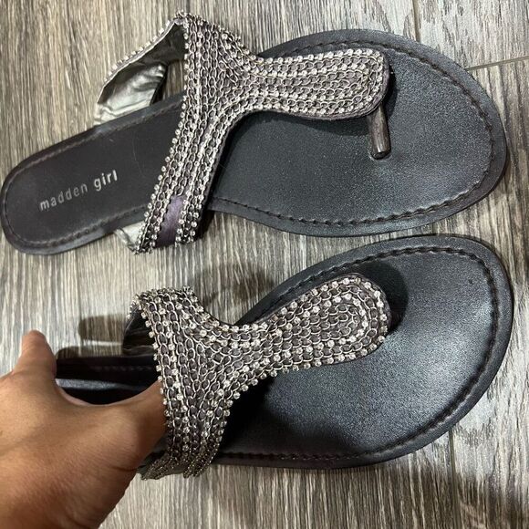 Madden Girl Jeweled flip flops - Picture 2 of 5